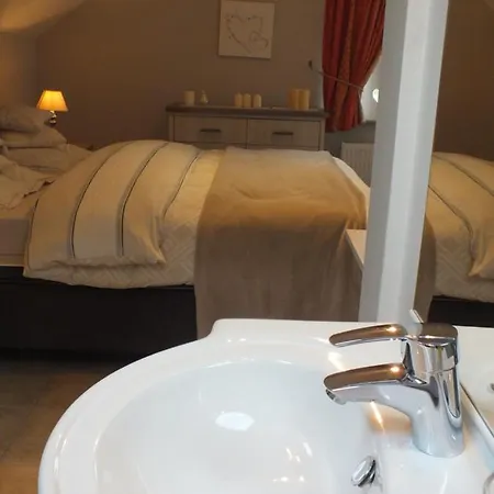 Bed & Breakfast Le Club De La Source D'hotes 2*