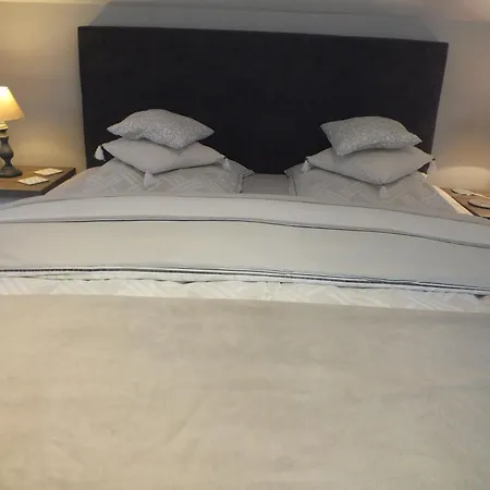 Bed & Breakfast Le Club De La Source D'hotes 2*