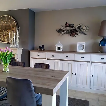 Le Club De La Source D'hotes Bed & Breakfast