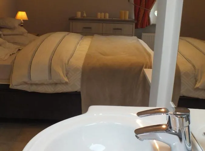 Alojamento de Acomodação e Pequeno-almoço Le Club De La Source 2*